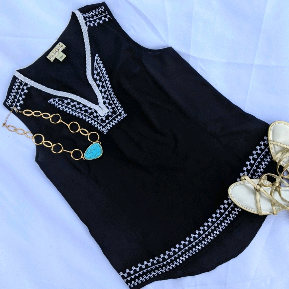 Live and Let Live Tunic Tank Top Black White Embroidery Trim Rayon Med Boho